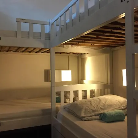 Royal Hostel Singapore-3